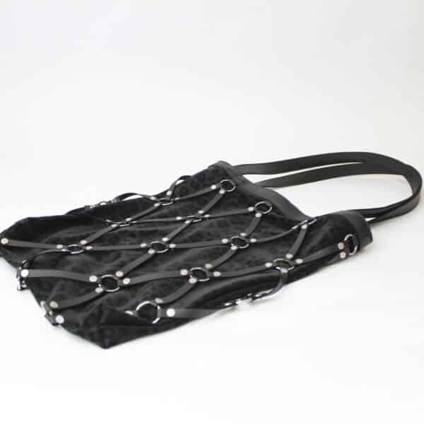 Studded Bag- Wild Black Hug – Bild 3