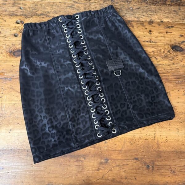 Lace-Up Skirt: Black Leo – Bild 2