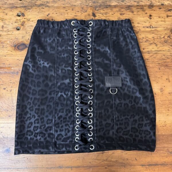 Lace-Up Skirt: Black Leo – Bild 4