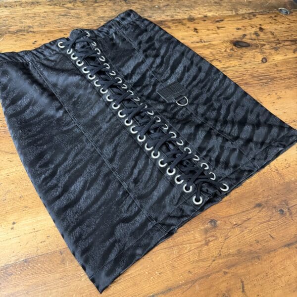 Lace-Up Skirt: Black Tiger – Bild 4